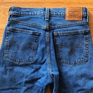 LEVI’S WEDGIE STRAIGHT JEAN; WOMEN’S 25